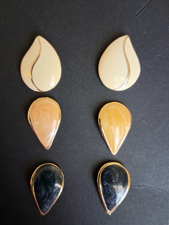 Vintage Jewelry - All 3 Pair Vintage Teardrop Pierced Earrings - Cream, Peach & Black